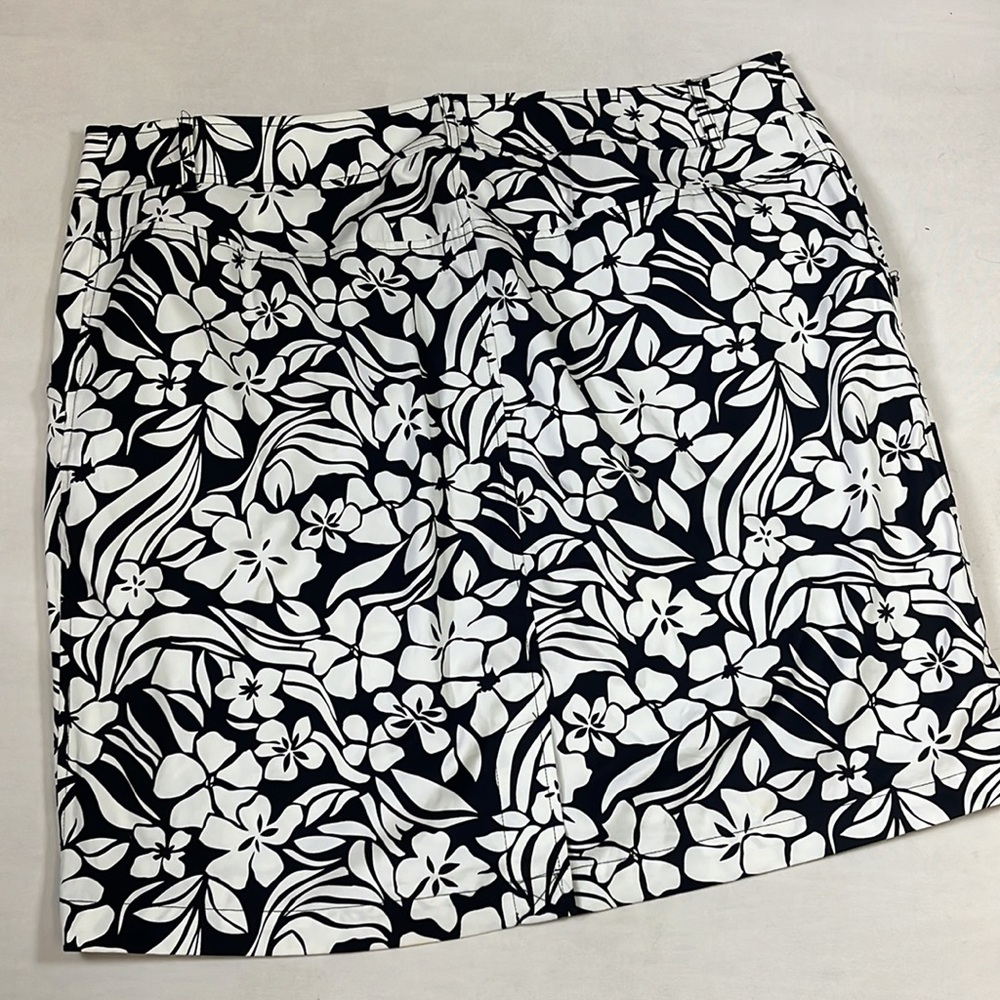 Venezia Black and White Floral Mini Skirt Plus Size Stretch A-Line Skirt - Picture 4 of 8